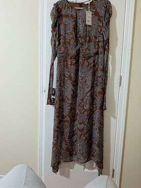 Long-Sleeve Brown Printed Dress with Gray Motif